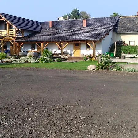 Agroturystyka Pod Bocianem Фермерский дом *